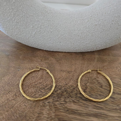Gold Circle Necklace and Earrings
