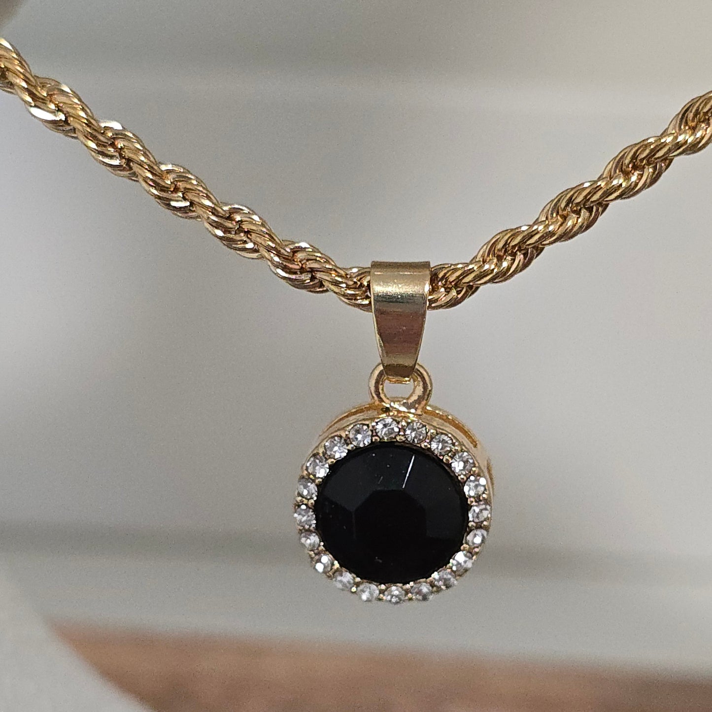 Black Retro Pearl Pendant Multilayer Necklace