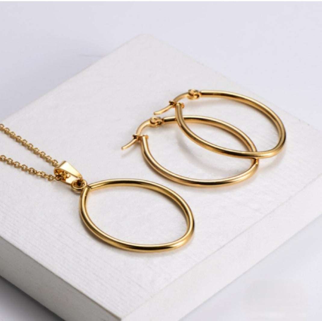 Oval Dainty Gold Necklace and Earring Set