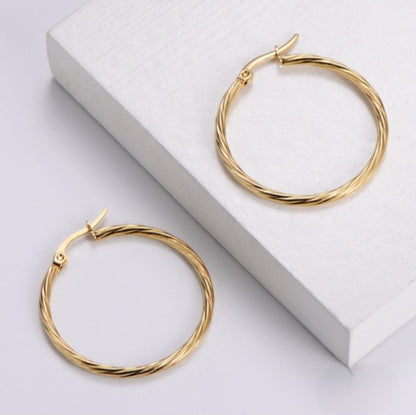 Gold Circle Necklace and Earrings