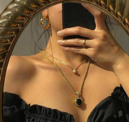 Black Retro Pearl Pendant Multilayer Necklace